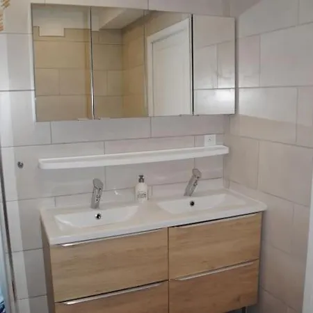 A L Abri Des Embruns