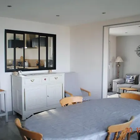 A L Abri Des Embruns *